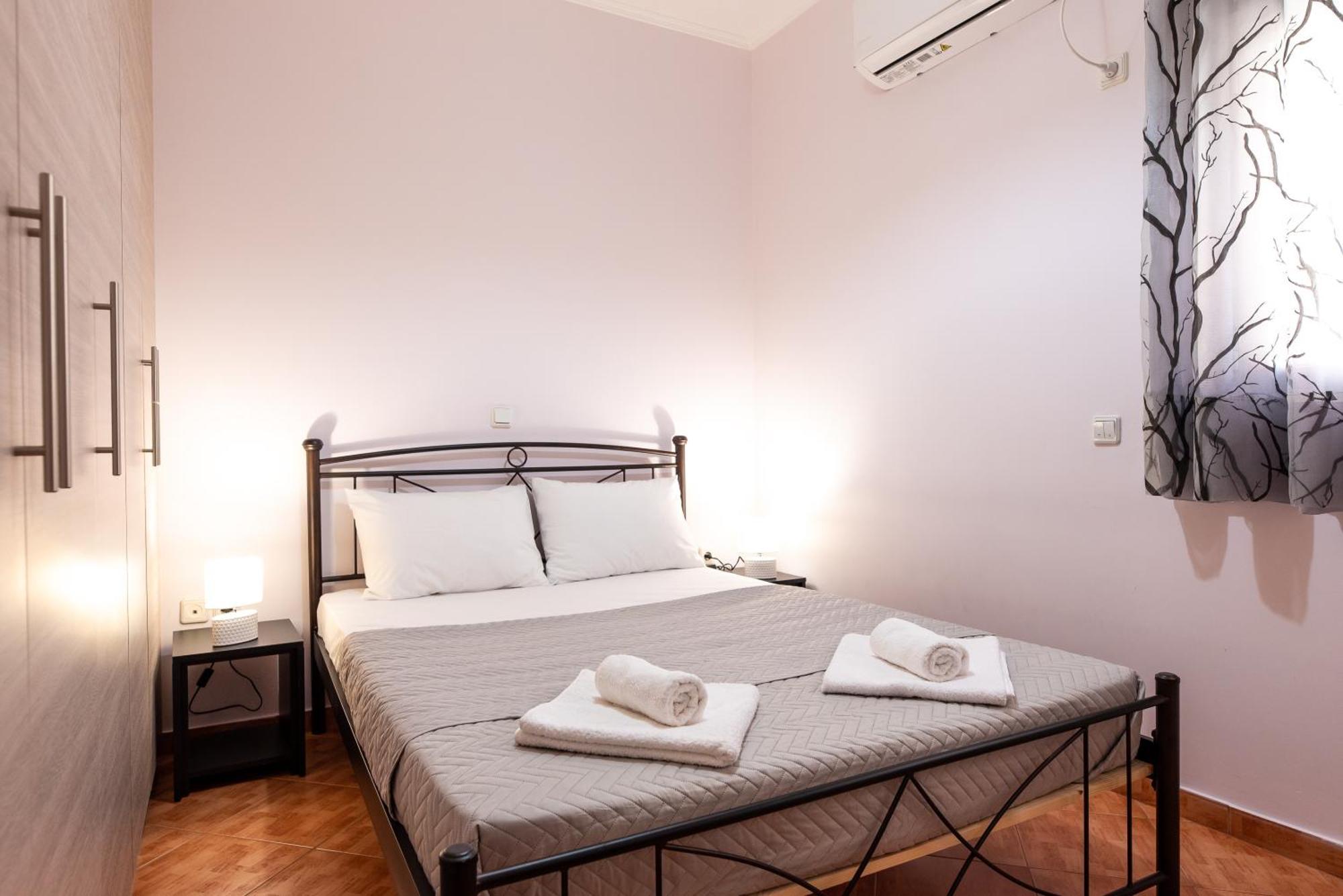 Sea And Airport Apartment Artemida  Exterior photo