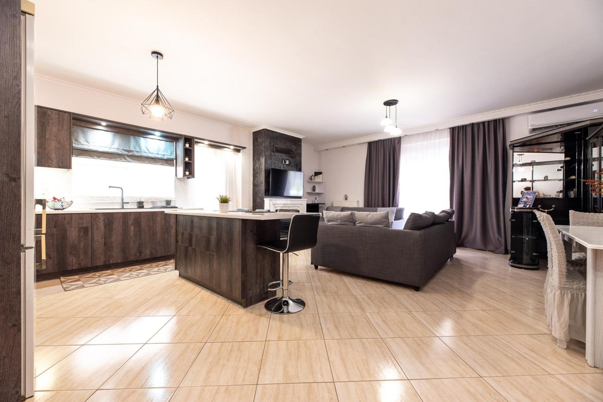 Sea And Airport Apartment Artemida  Exterior photo